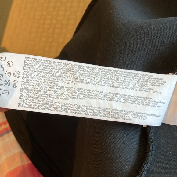 Fabulous LBD sleeveless and scooped V neck dress with exposed zip down back - Picture 12 of 15